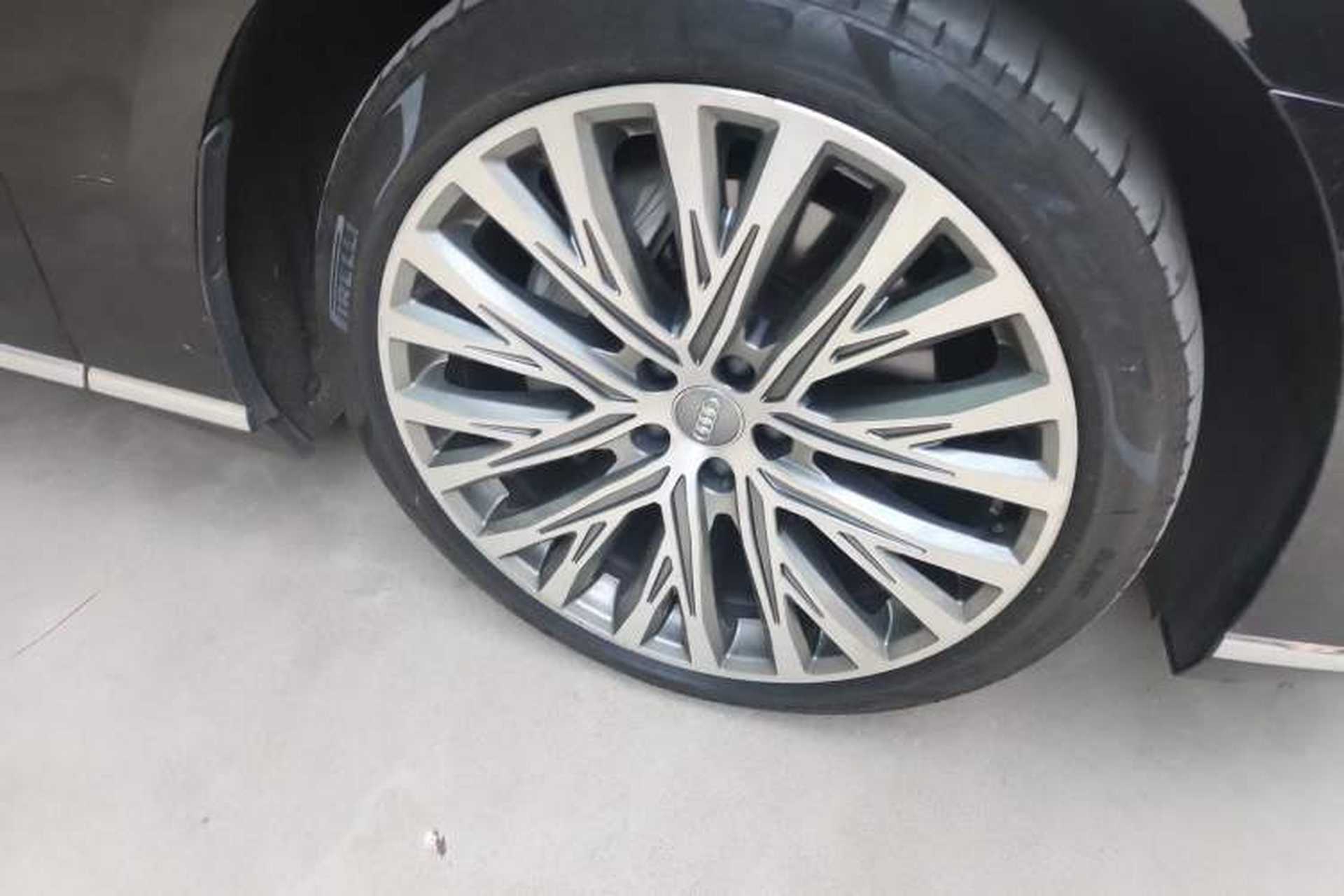 Used Audi A8 2021 A8L 50 TFSI quattro Comfort Model Right Front Wheel Hub