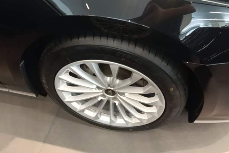 Used Audi A8 2021 A8L 50 TFSI quattro Comfort Model Right Front Wheel Hub