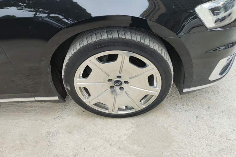 Used Audi A8 2021 A8L 50 TFSI quattro Comfort Model Right Front Wheel Hub