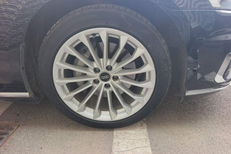 Used Audi A8 2021 A8L 50 TFSI quattro Comfort Model Right Front Wheel Hub