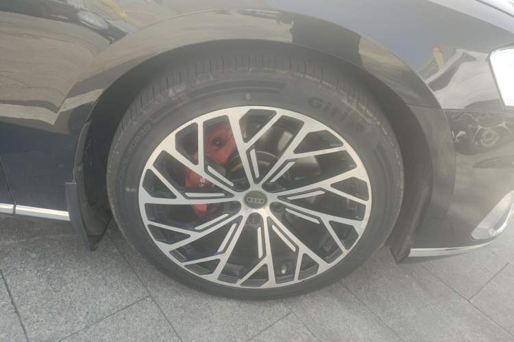 Used Audi A8 2021 A8L 50 TFSI quattro Comfort Model Right Front Wheel Hub