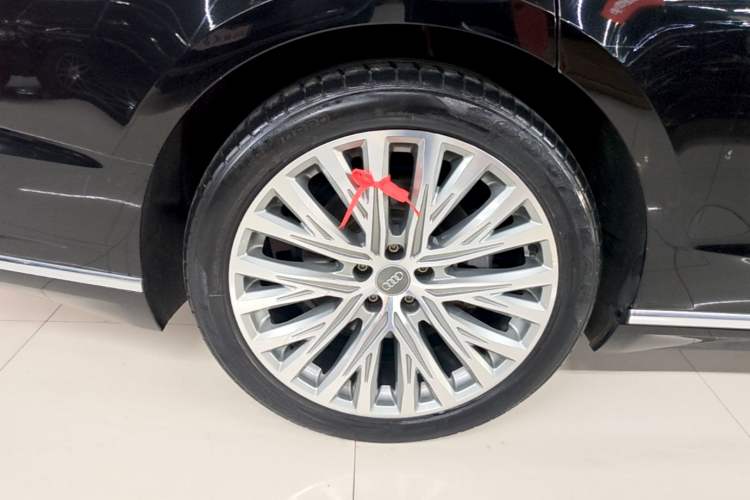 Used Audi A8 2021 A8L 50 TFSI quattro Comfort Model Right Rear Wheel Hub