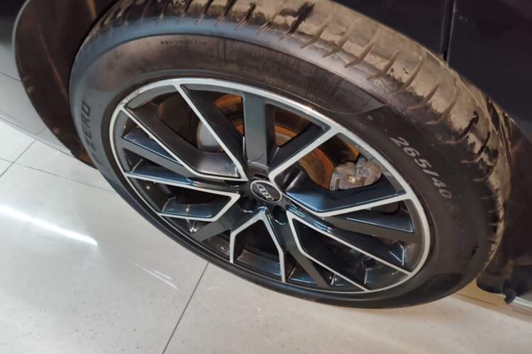 Used Audi A8 2021 A8L 50 TFSI quattro Comfort Model Right Rear Wheel Hub