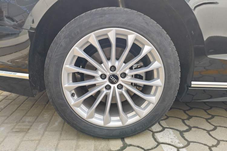 Used Audi A8 2021 A8L 50 TFSI quattro Comfort Model Right Rear Wheel Hub