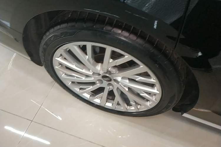 Used Audi A8 2021 A8L 50 TFSI quattro Luxury Model Right Rear Wheel Hub