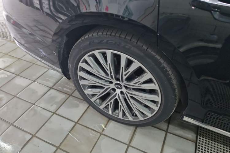 Used Audi A8 2021 A8L 55 TFSI quattro Luxury Model Right Rear Wheel Hub