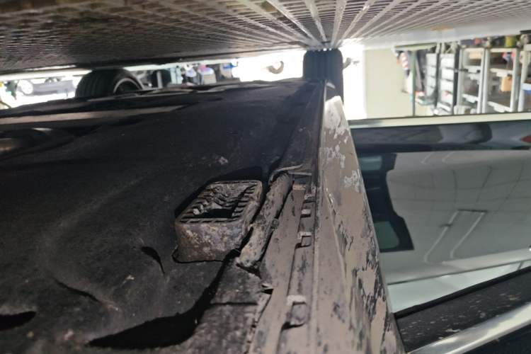 Used Audi A8 2021 A8L 55 TFSI quattro Luxury Model Right Side Sill