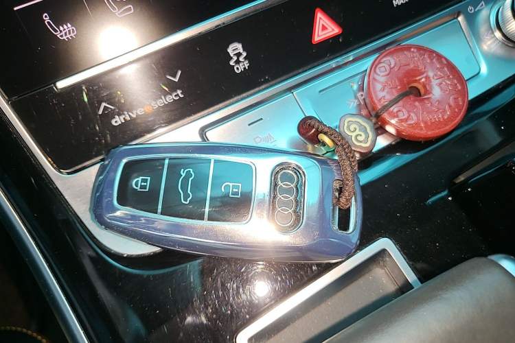 Used Audi A8 2021 A8L 55 TFSI quattro Luxury Model Vehicle Key
