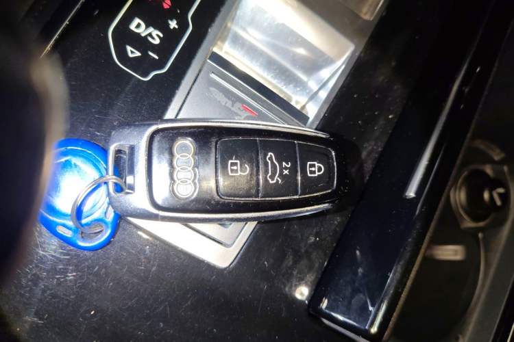 Used Audi A8 2021 A8L 50 TFSI quattro Comfort Model Vehicle Key