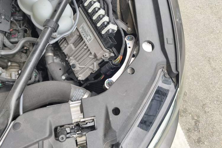 Used Audi A8 2021 A8L 50 TFSI quattro Comfort Model Engine Bay Left