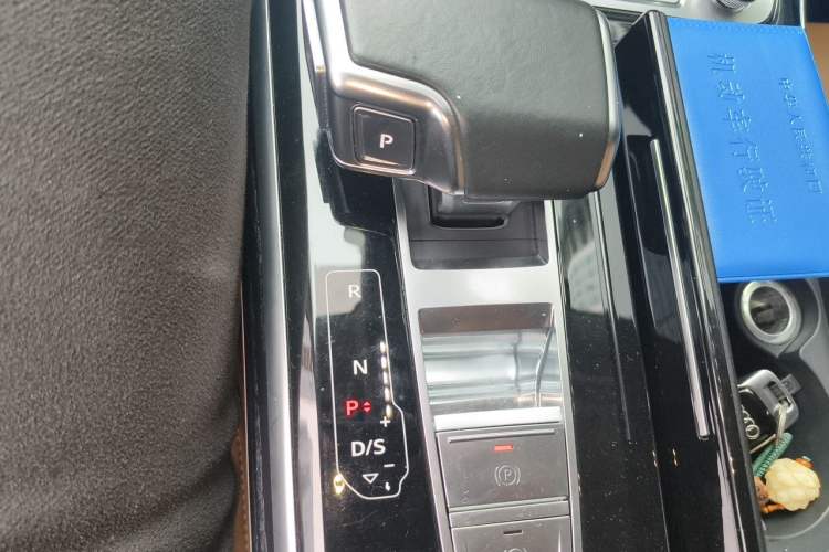 Used Audi A8 2021 A8L 50 TFSI quattro Comfort Model Gear Lever