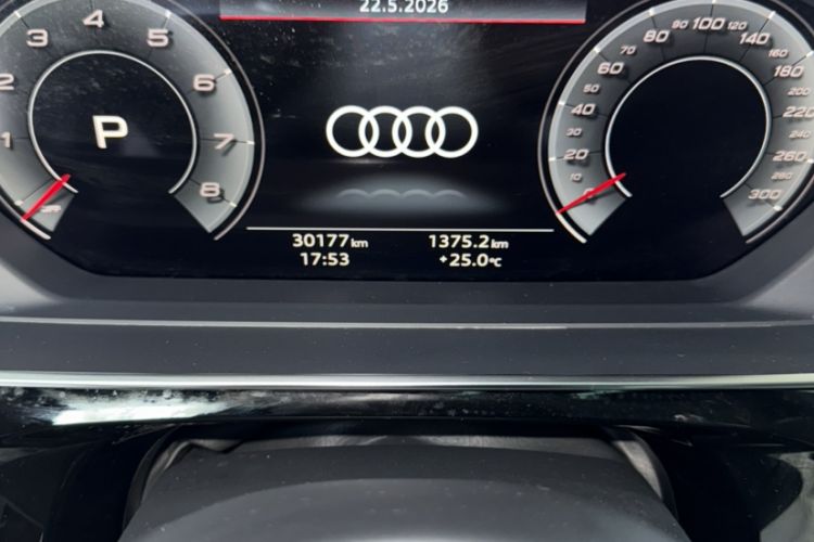 Used Audi A8 2021 A8L 55 TFSI quattro Prestige Edition Odometer Close Up