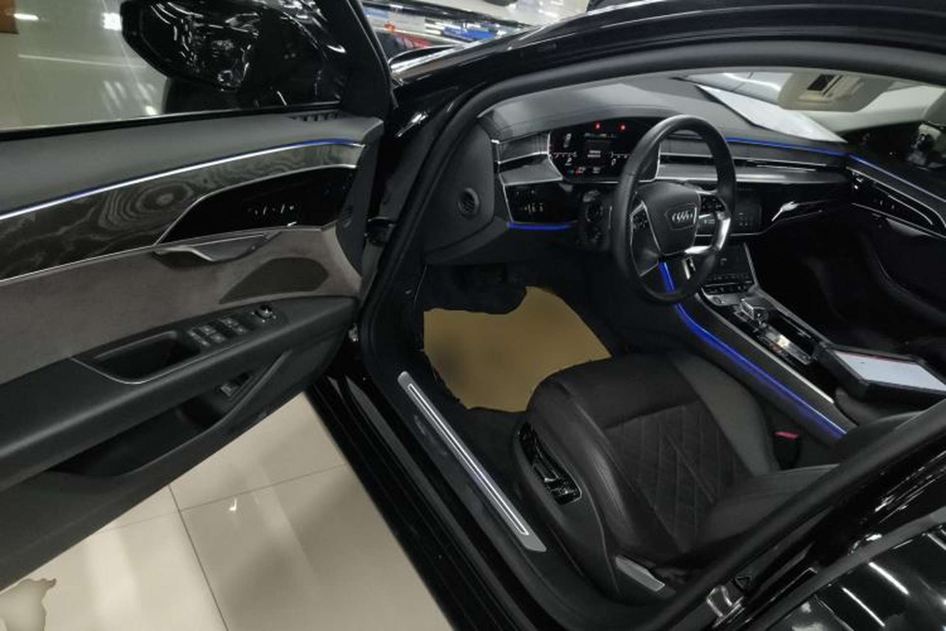 Used Audi A8 2022 A8L 50 TFSI quattro Comfort Edition Collector's Model Driver Seat