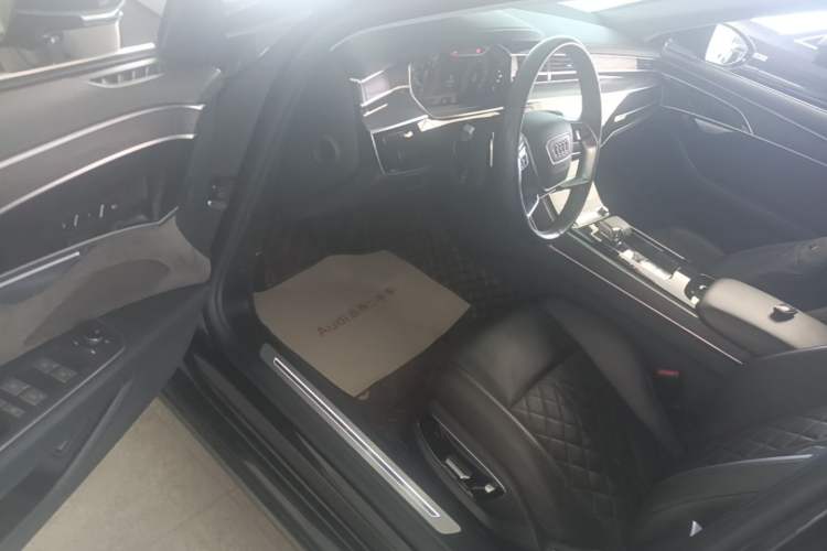 Used Audi A8 2022 A8L 50 TFSI quattro Comfort Edition Collector's Model Driver Seat