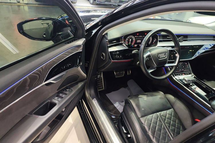 Used Audi A8 2022 A8L 50 TFSI quattro Comfort Edition Collector's Model Driver Seat