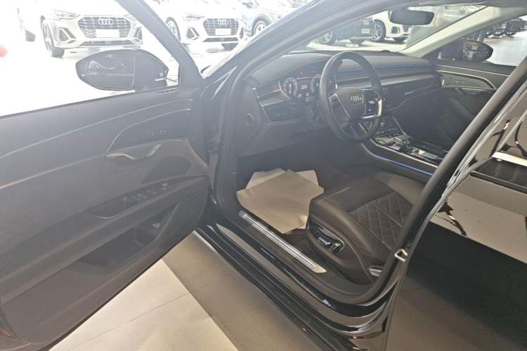 Used Audi A8 2022 A8L 50 TFSI quattro Comfort Edition Collector's Model Driver Seat