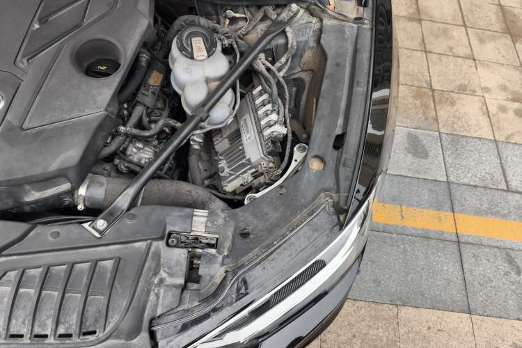 Used Audi A8 2022 A8L 50 TFSI quattro Comfort Edition Collector's Model Engine Bay Left