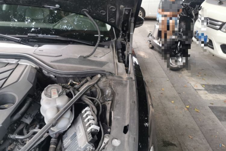 Used Audi A8 2022 A8L 50 TFSI quattro Comfort Edition Collector's Model Engine Bay Left