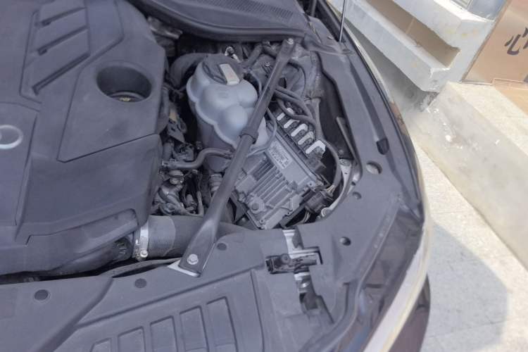 Used Audi A8 2022 A8L 55 TFSI quattro Luxury Edition Collector's Model Engine Bay Left