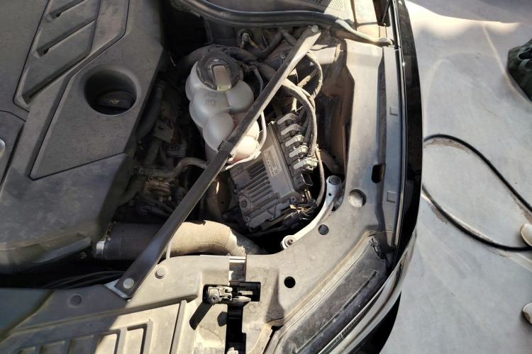 Used Audi A8 2022 A8L 50 TFSI quattro Comfort Edition Collector's Model Engine Bay Left