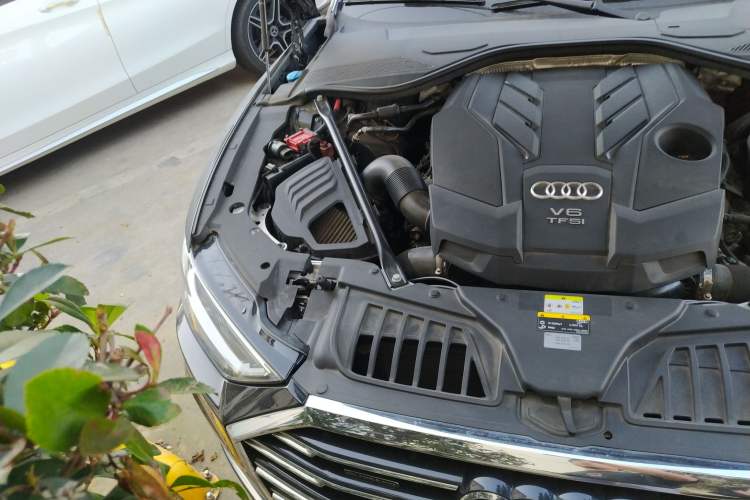 Used Audi A8 2022 A8L 50 TFSI quattro Comfort Edition Collector's Model Engine Bay Right