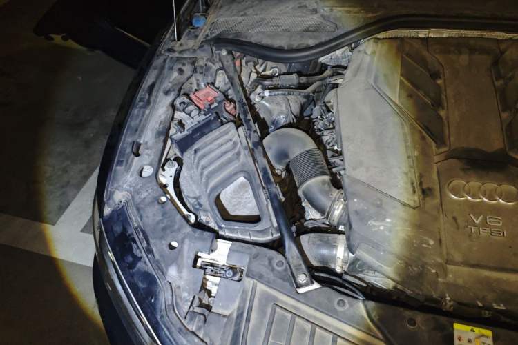 Used Audi A8 2022 A8L 50 TFSI quattro Comfort Edition Collector's Model Engine Bay Right