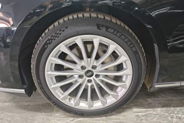 Used Audi A8 2022 A8L 50 TFSI quattro Comfort Edition Collector's Model Exterior 4