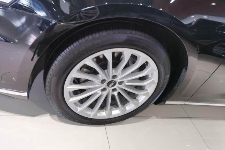 Used Audi A8 2022 A8L 50 TFSI quattro Comfort Edition Collector's Model Exterior 4