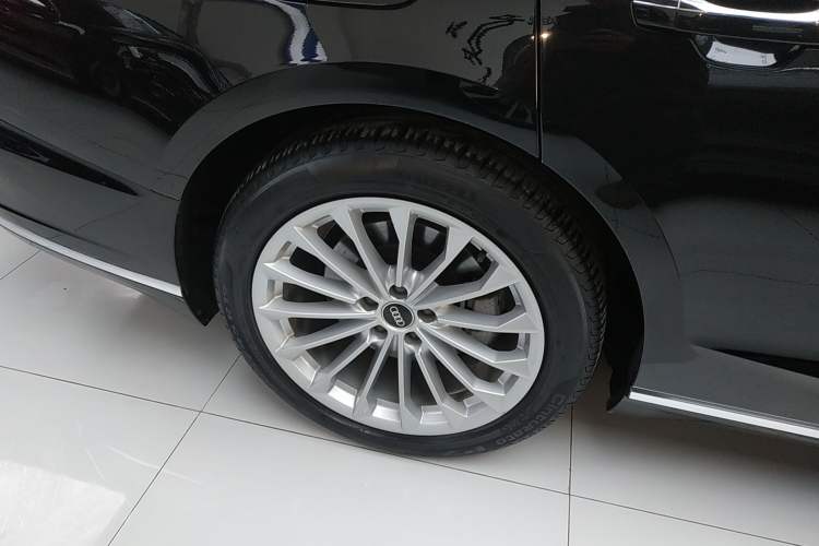 Used Audi A8 2022 A8L 50 TFSI quattro Comfort Edition Collector's Model Exterior 5