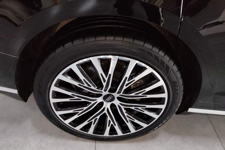 Used Audi A8 2022 A8L 50 TFSI quattro Comfort Edition Collector's Model Exterior 5