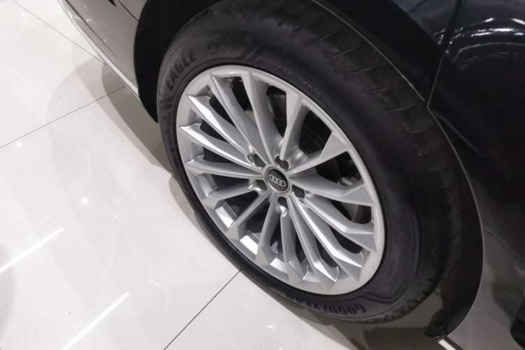 Used Audi A8 2022 A8L 50 TFSI quattro Comfort Edition Collector's Model Exterior 8
