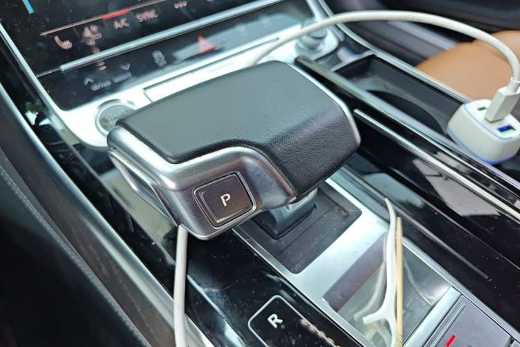 Used Audi A8 2022 A8L 50 TFSI quattro Comfort Edition Collector's Model Gear Lever