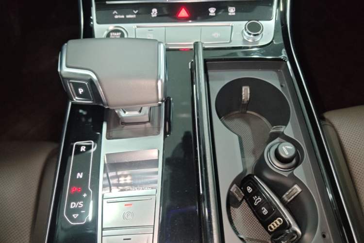 Used Audi A8 2022 A8L 50 TFSI quattro Comfort Edition Collector's Model Gear Lever