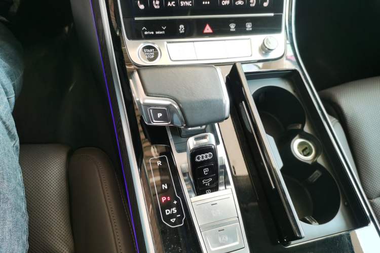Used Audi A8 2022 A8L 50 TFSI quattro Comfort Edition Collector's Model Gear Lever