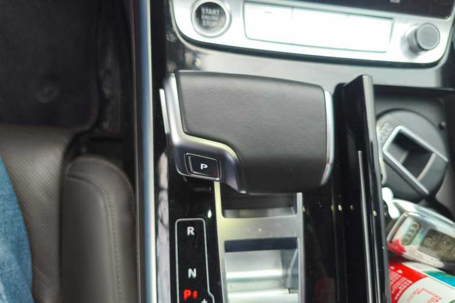 Used Audi A8 2022 A8L 50 TFSI quattro Comfort Edition Collector's Model Gear Lever