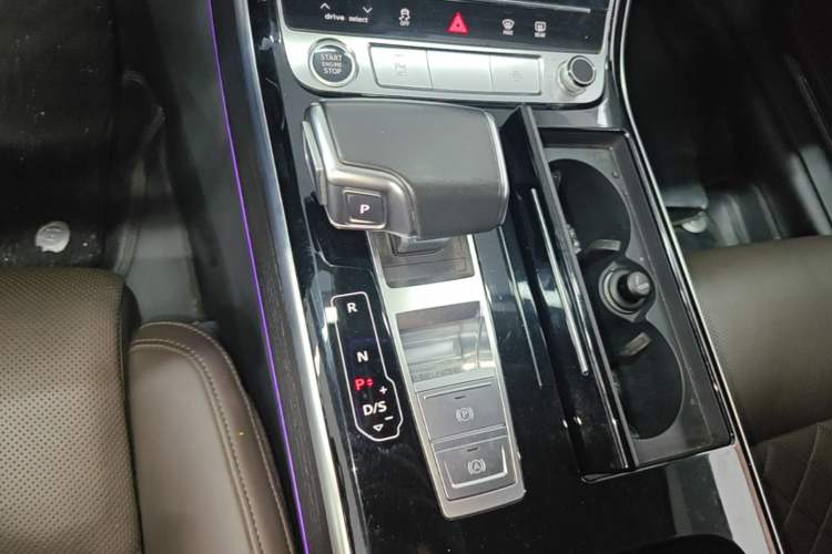 Used Audi A8 2022 A8L 50 TFSI quattro Comfort Edition Collector's Model Gear Lever