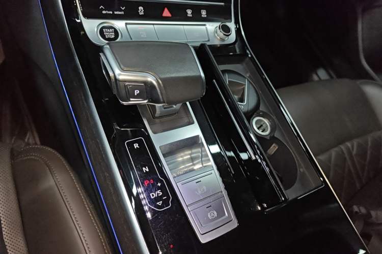 Used Audi A8 2022 A8L 50 TFSI quattro Comfort Edition Collector's Model Gear Lever