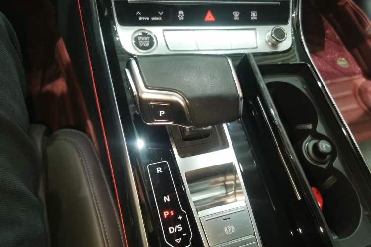 Used Audi A8 2022 A8L 50 TFSI quattro Comfort Edition Collector's Model Gear Lever