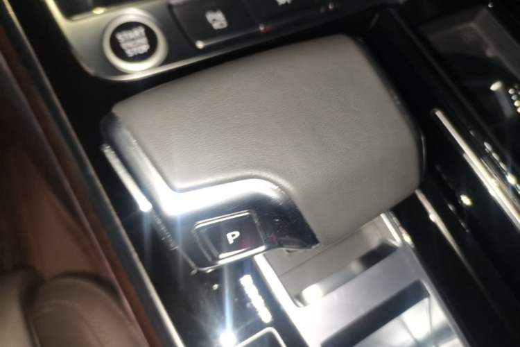 Used Audi A8 2022 A8L 55 TFSI quattro Luxury Edition Collector's Model Gear Lever