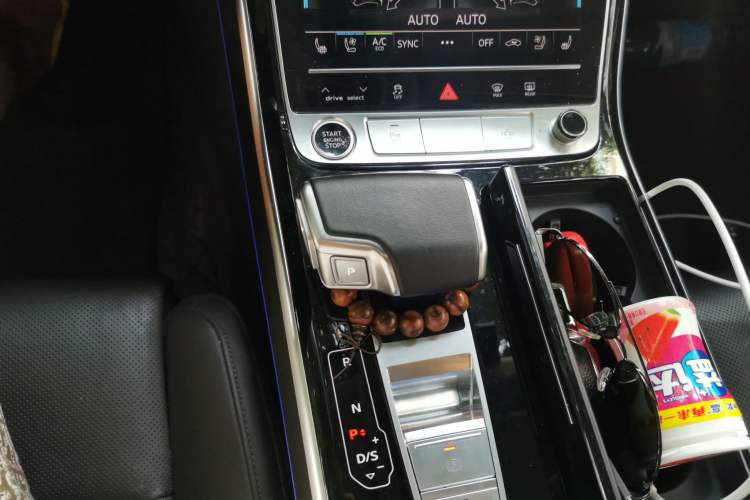 Used Audi A8 2022 A8L 50 TFSI quattro Comfort Edition Collector's Model Gear Lever
