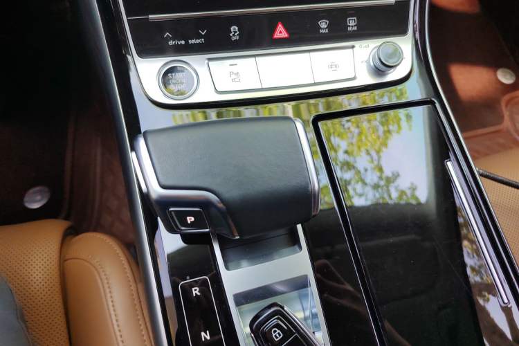 Used Audi A8 2022 A8L 50 TFSI quattro Comfort Edition Collector's Model Gear Lever