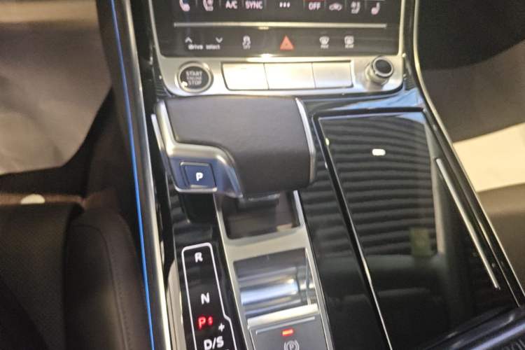 Used Audi A8 2022 A8L 50 TFSI quattro Comfort Edition Collector's Model Gear Lever