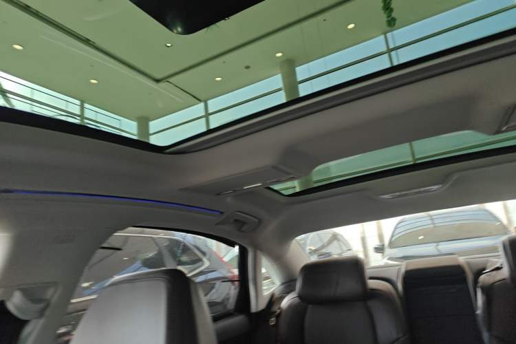 Used Audi A8 2022 A8L 50 TFSI quattro Comfort Edition Collector's Model Headliner