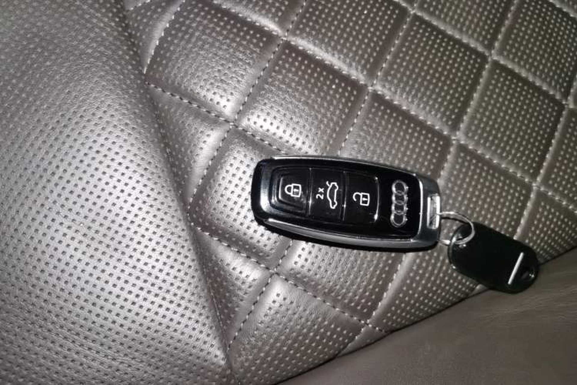 Used Audi A8 2022 A8L 50 TFSI quattro Comfort Edition Collector's Model Interior 1