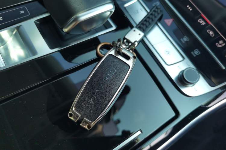 Used Audi A8 2022 A8L 50 TFSI quattro Comfort Edition Collector's Model Interior 1