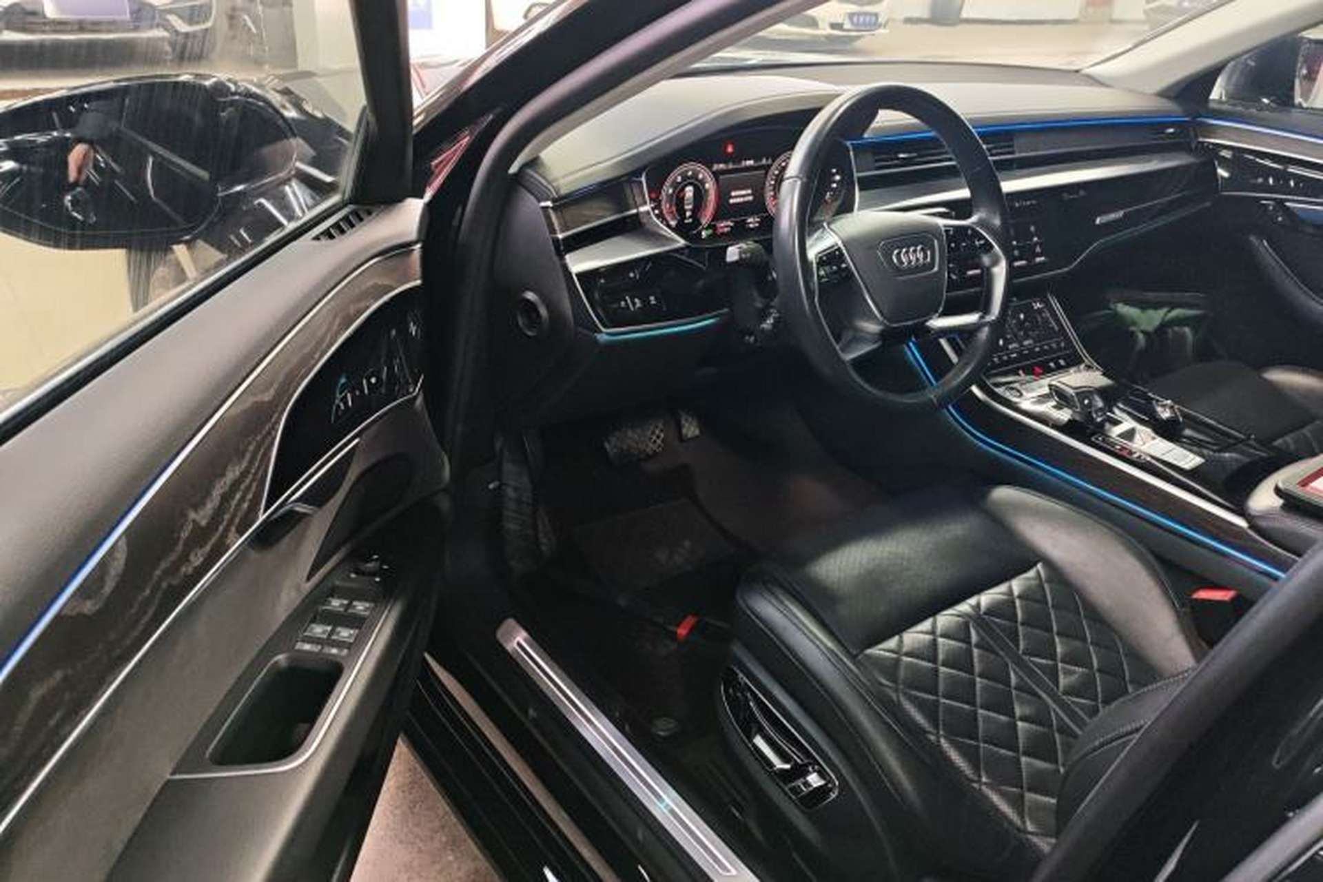 Used Audi A8 2022 A8L 50 TFSI quattro Comfort Edition Collector's Model Interior 2