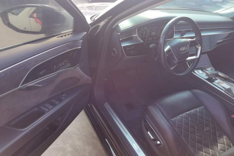 Used Audi A8 2022 A8L 50 TFSI quattro Comfort Edition Collector's Model Interior 3