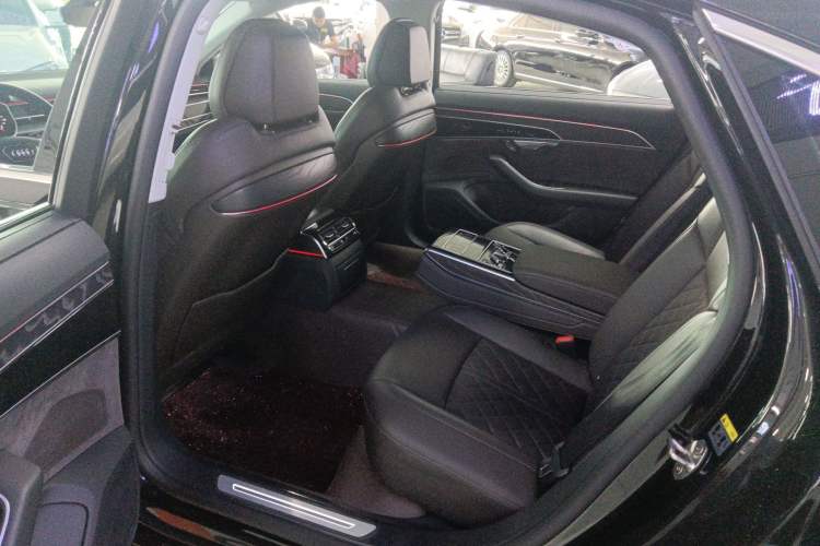 Used Audi A8 2022 A8L 50 TFSI quattro Comfort Edition Collector's Model Interior 4