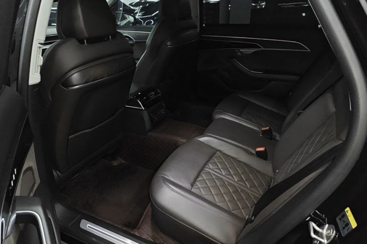 Used Audi A8 2022 A8L 50 TFSI quattro Comfort Edition Collector's Model Interior 4
