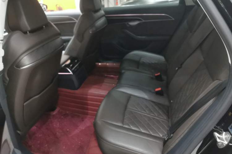 Used Audi A8 2022 A8L 50 TFSI quattro Comfort Edition Collector's Model Interior 4